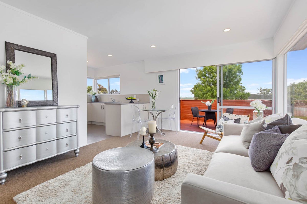 1/3 CROMDALE AVE, Highland Park, Auckland - Carousel 2