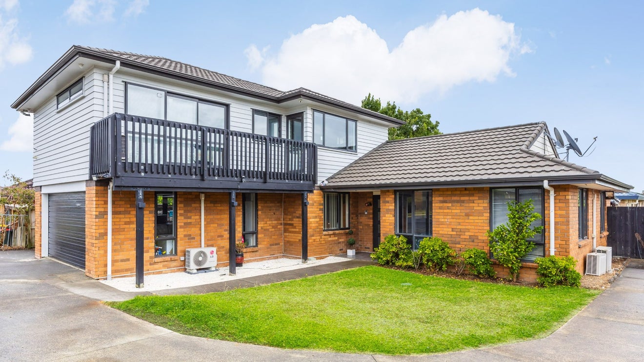 54 Cyclamen Road, Mangere, Auckland - Carousel 1
