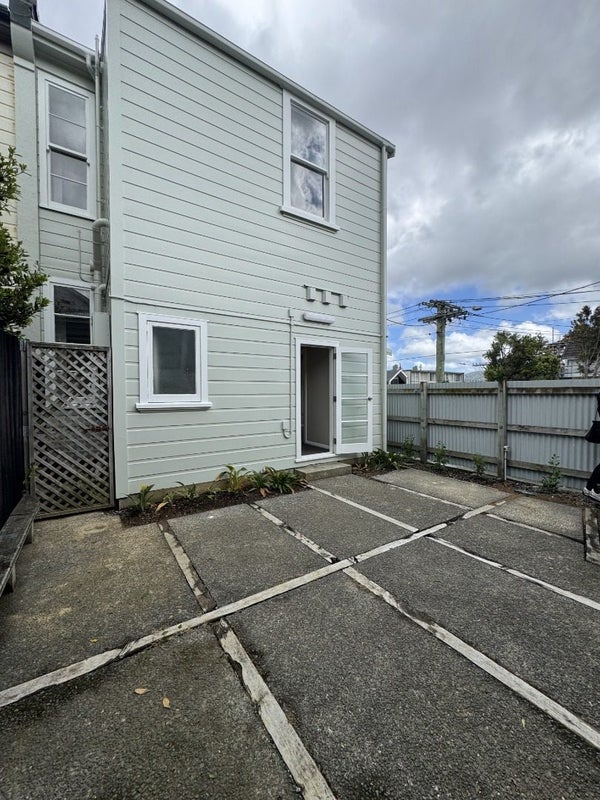 77 Brougham Street, Mount Victoria, Wellington - Carousel 29