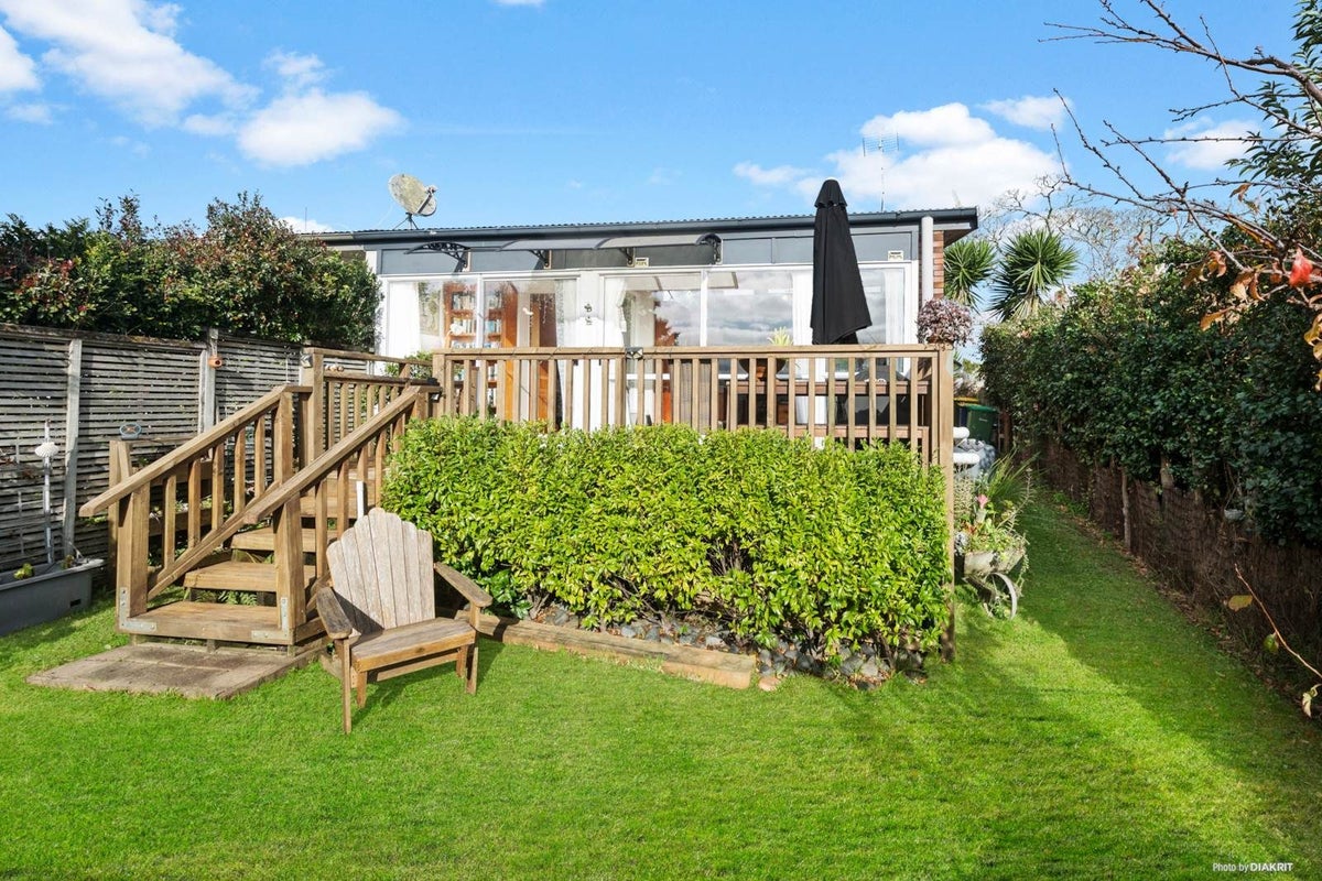1/289 Glenfield Road, Glenfield, Auckland - Carousel 1