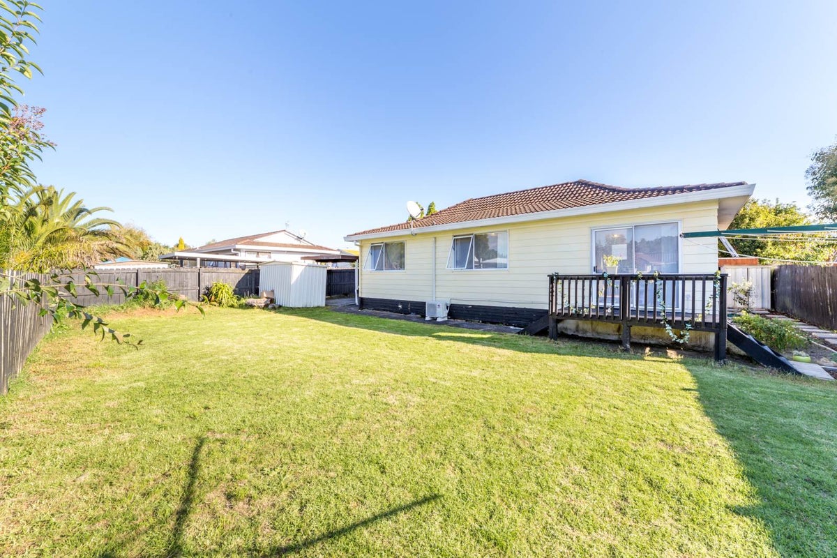 2/24 Karepo Crescent, Ranui, Auckland - Carousel 2