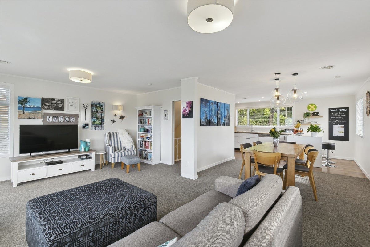 3 Kilsyth Street, Karori, Wellington - Carousel 2