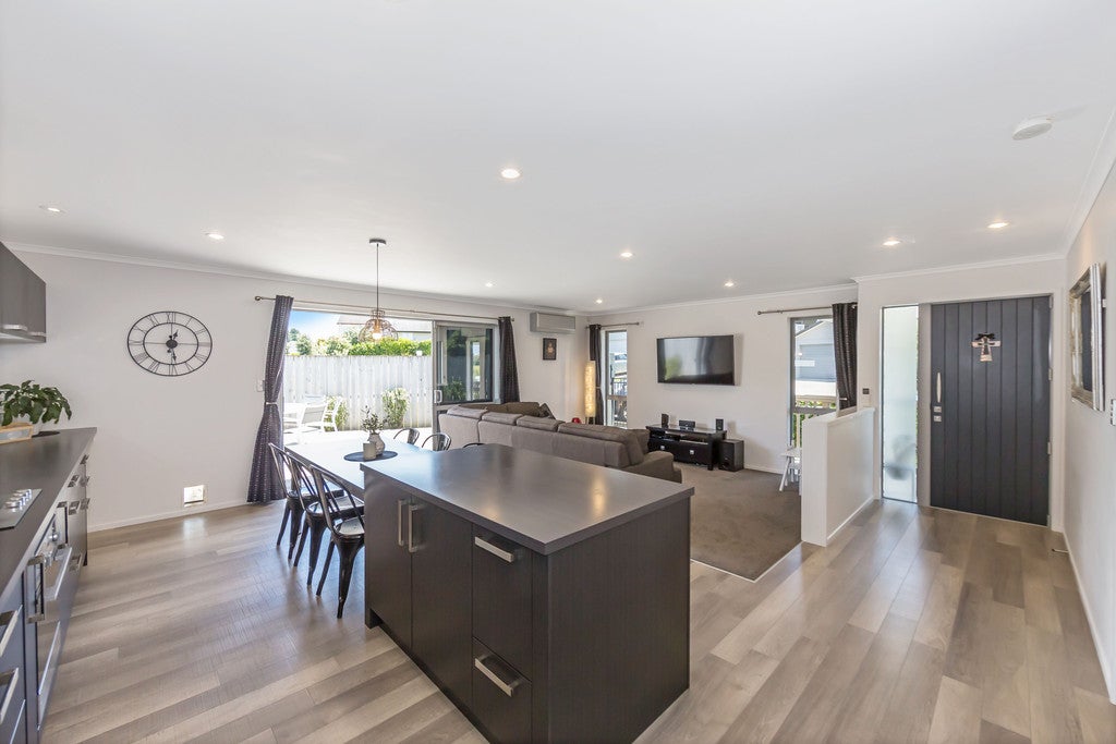 10 Buccaneer Court, Gulf Harbour, Whangaparaoa - Carousel 1