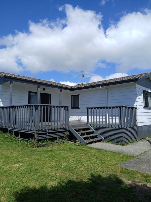 2/12 Melleray Place, Randwick Park, Auckland - Carousel 1