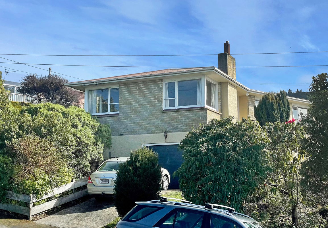 65 Gilkison Street, Halfway Bush, Dunedin - Carousel 1