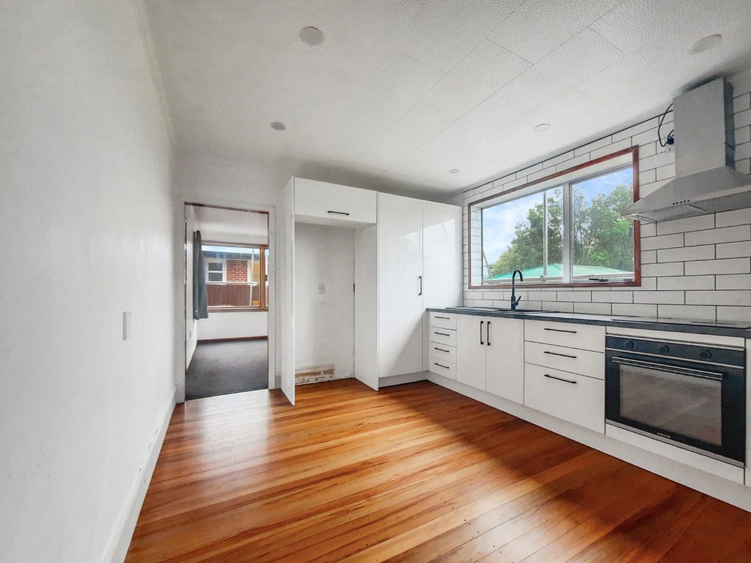 4 Oakdale Street, Avonhead, Christchurch - Carousel 1