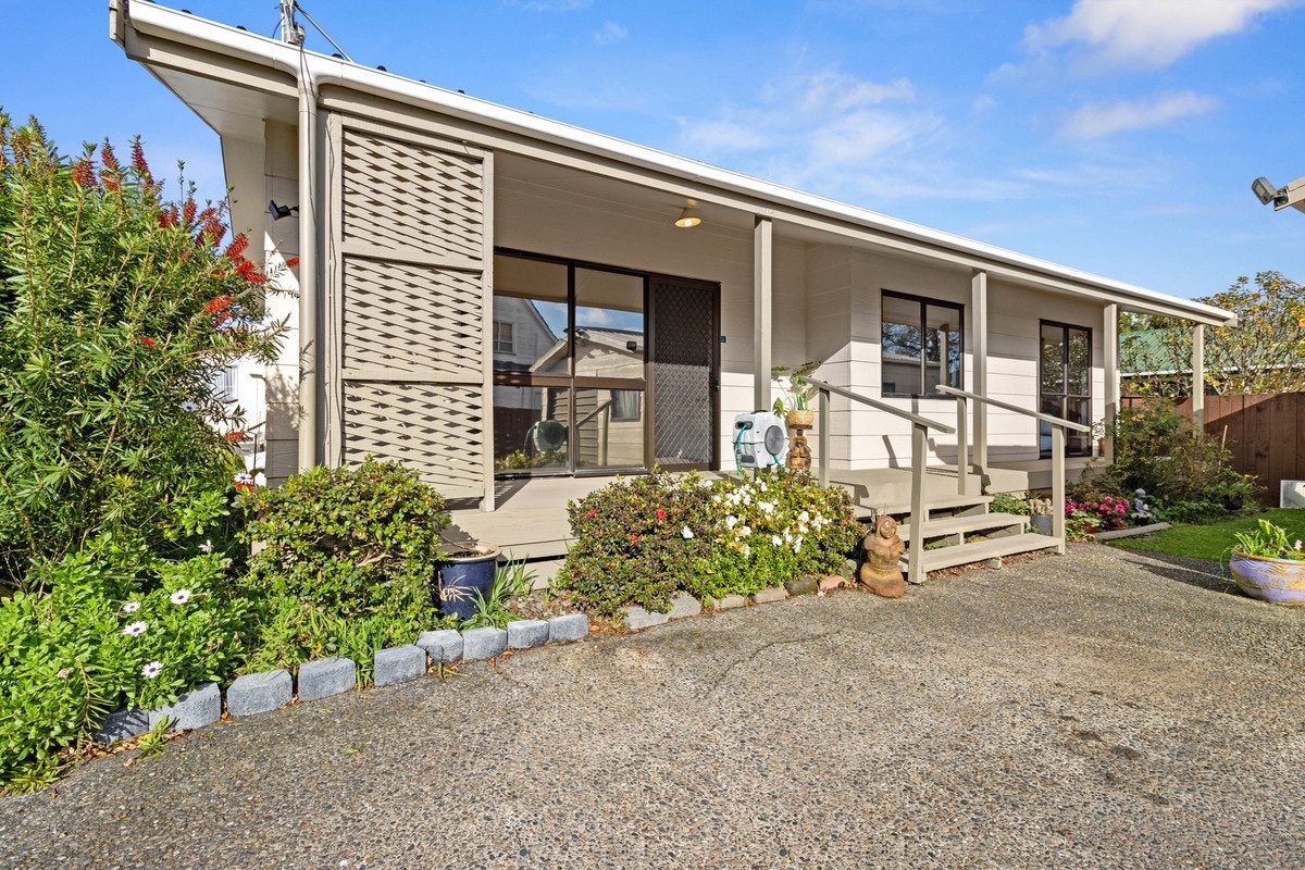 11A Emma Place, Pukete, Hamilton - Carousel 1