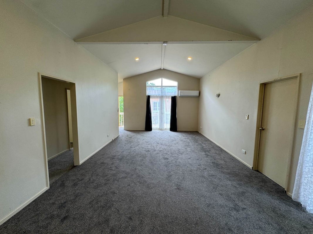 1054A Great North Road, Point Chevalier, Auckland - Carousel 2