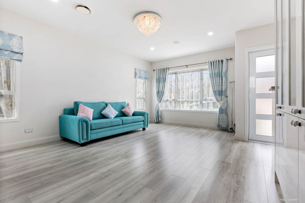 27 Mcquoids Road, Flat Bush, Auckland - Carousel 2