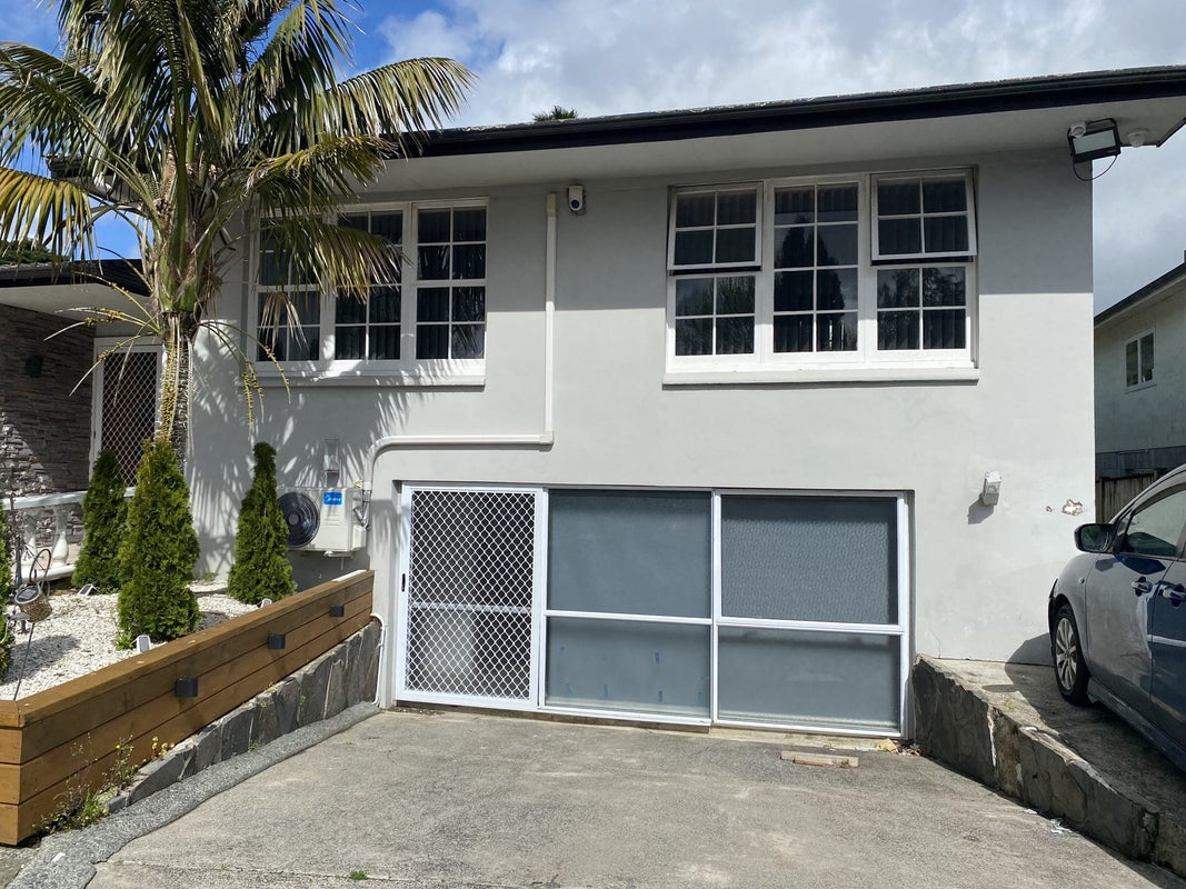 24 Dennis Avenue, Hillpark, Auckland - Carousel 1