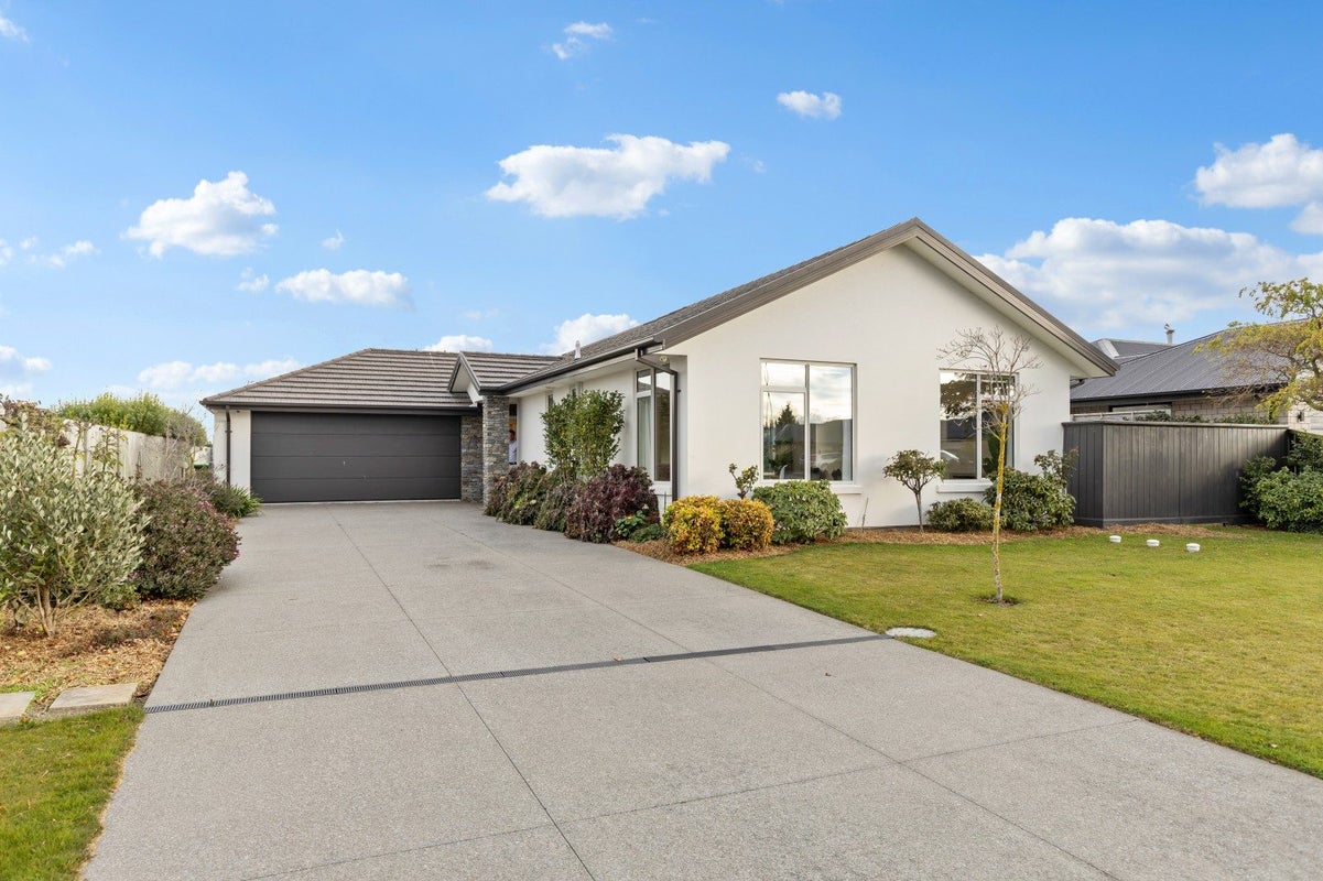 4 William Hyde Place, Darfield, Darfield - Carousel 1