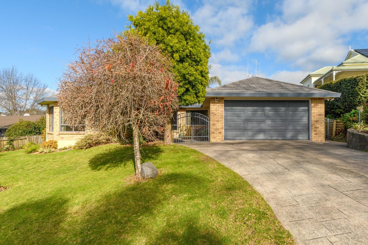 3 Harlech Glen, Bethlehem, Tauranga - Carousel 1