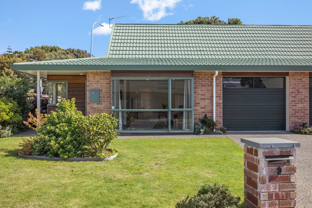 9/42 Main Road, Tawa, Wellington - Carousel 1