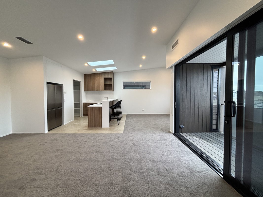 6 Sorrel Crescent, Bucklands Beach, Auckland - Carousel 2