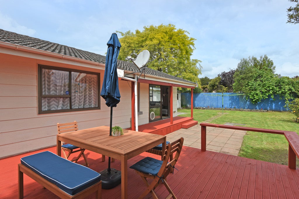 36 Hartford Crescent, Totara Park, Upper Hutt - Carousel 2
