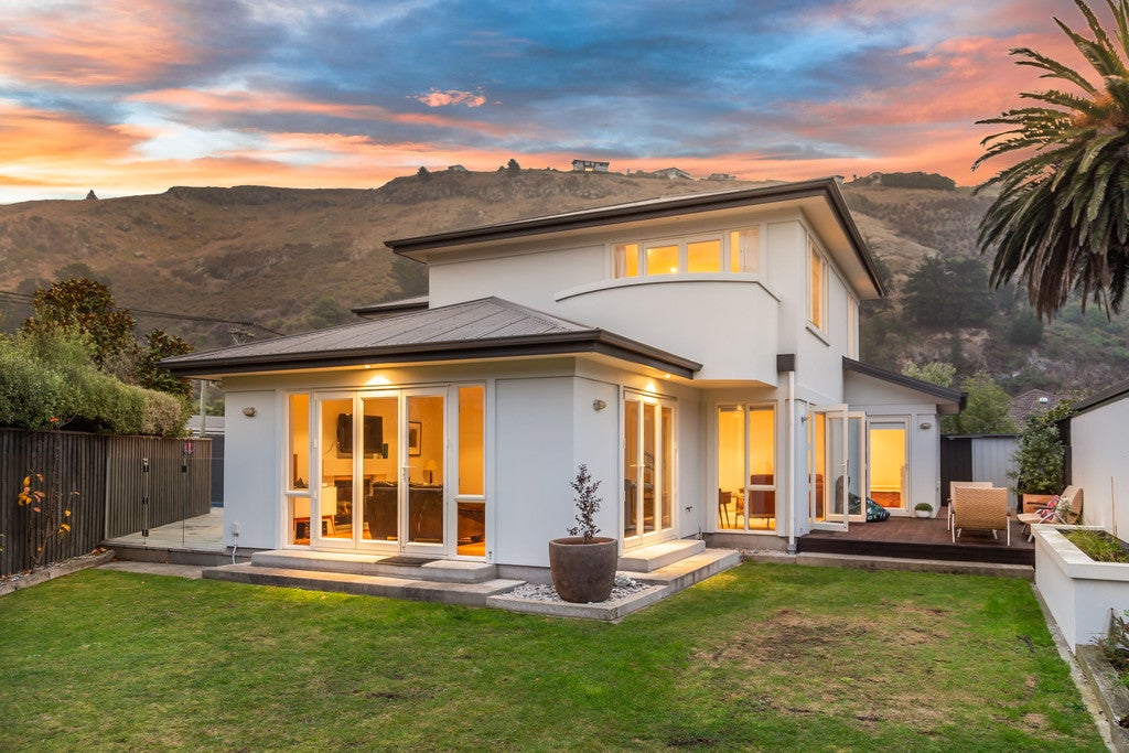 15 Campbell Street, Sumner, Christchurch - Carousel 1