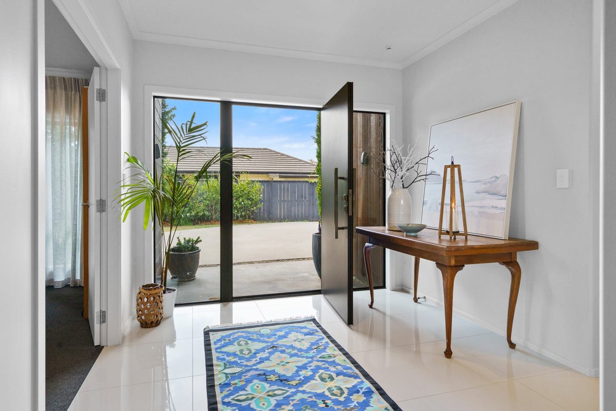 15 Mahy Way, Leamington, Cambridge - Carousel 2