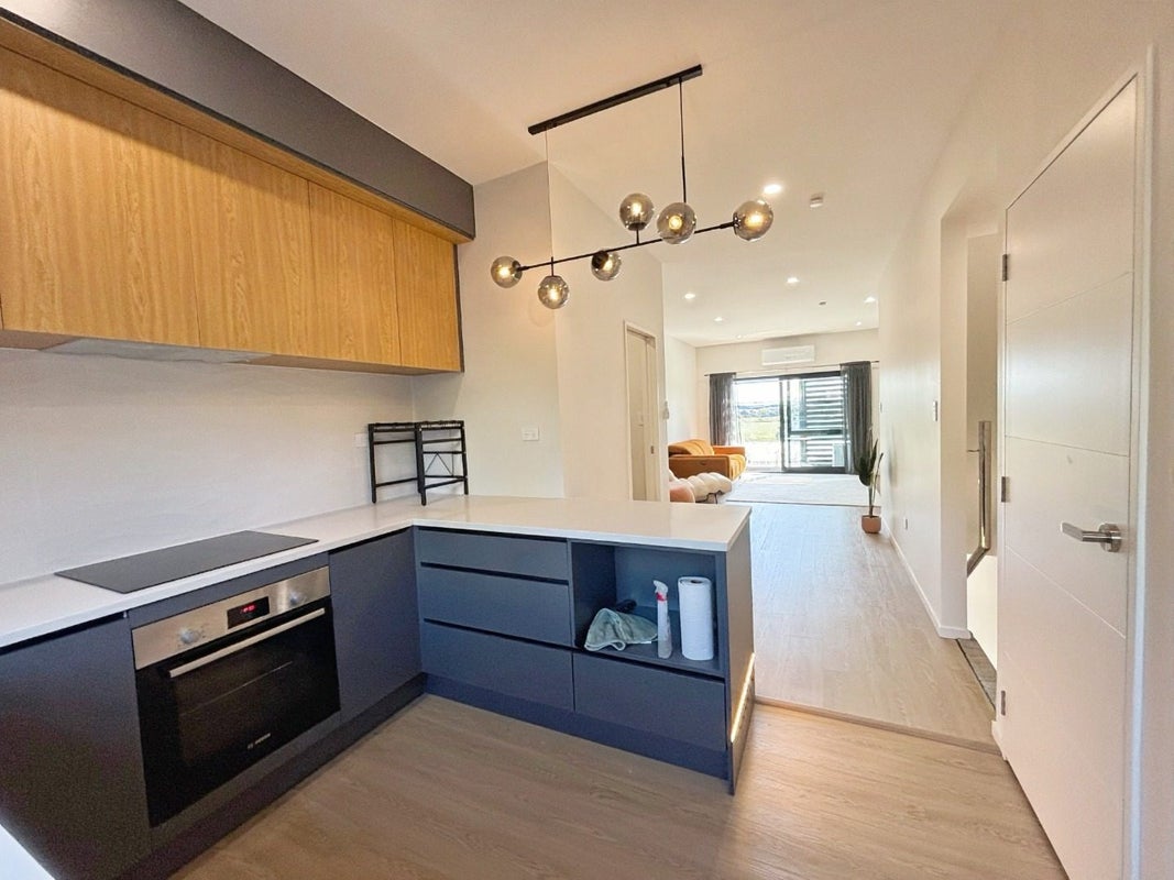18/38 Fairlands Avenue, Waterview, Auckland - Carousel 2