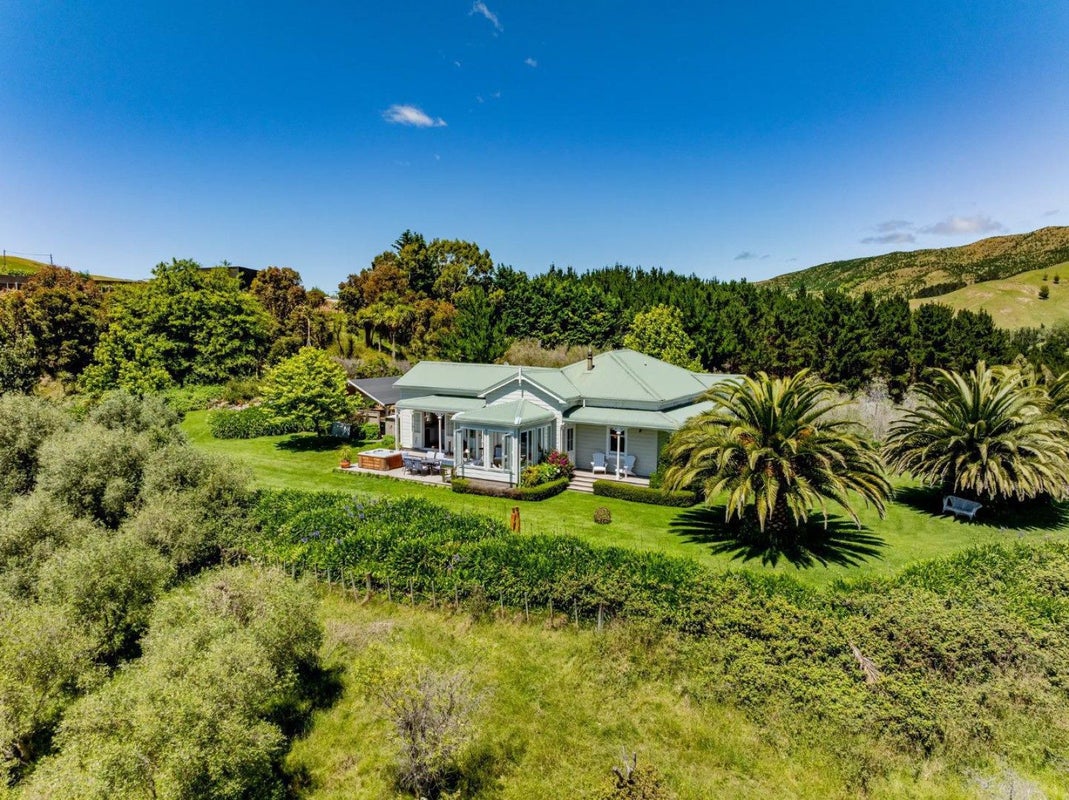 52 Waipuka Road, Waimarama, Havelock North - Carousel 2