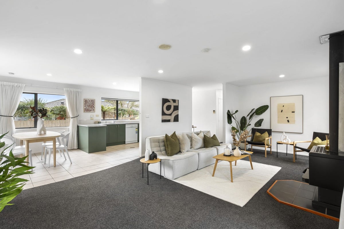 58A Woodside Road, Massey, Auckland - Carousel 2