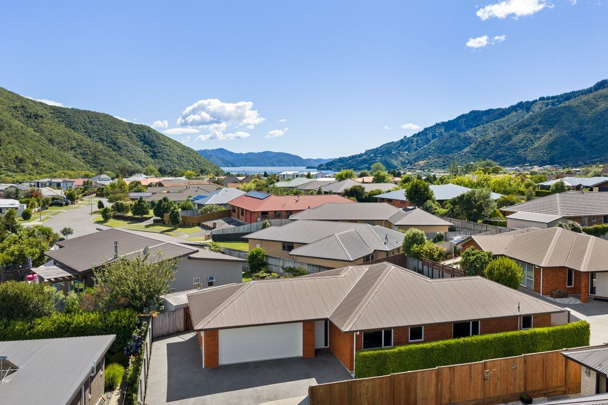23 Admiralty Place, Waikawa, Picton - Carousel 1