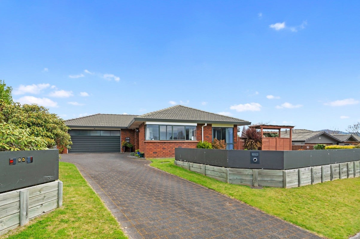 25 Basley Road, Owhata, Rotorua - Carousel 22