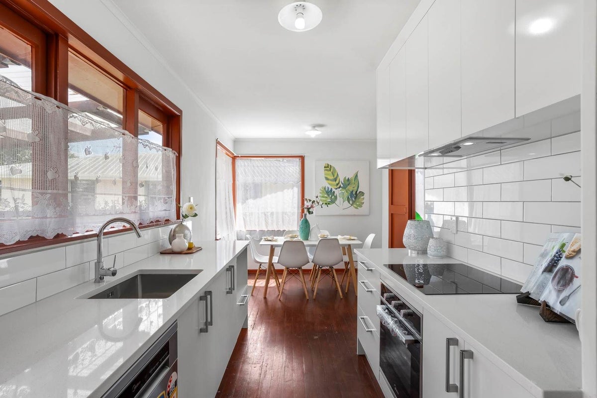 39 Canal Road, Avondale, Auckland - Carousel 2