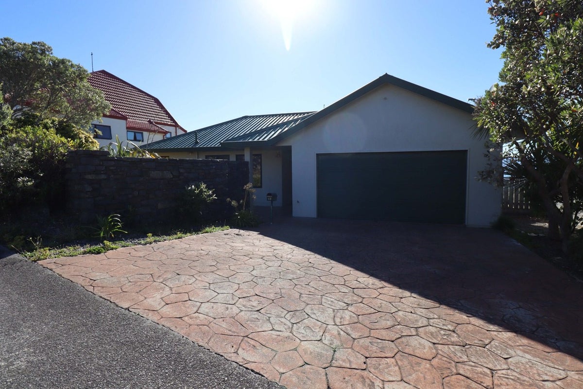 83 Ashton Fitchett Drive, Brooklyn, Wellington - Carousel 15