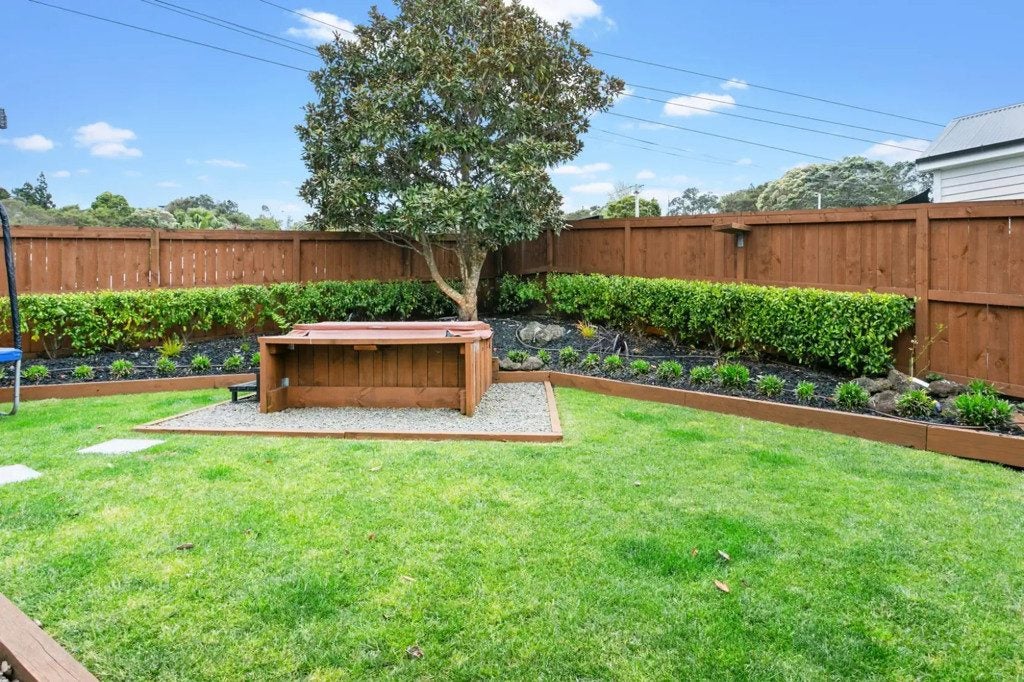 18 Atkinson Road, Titirangi, Auckland - Carousel 9