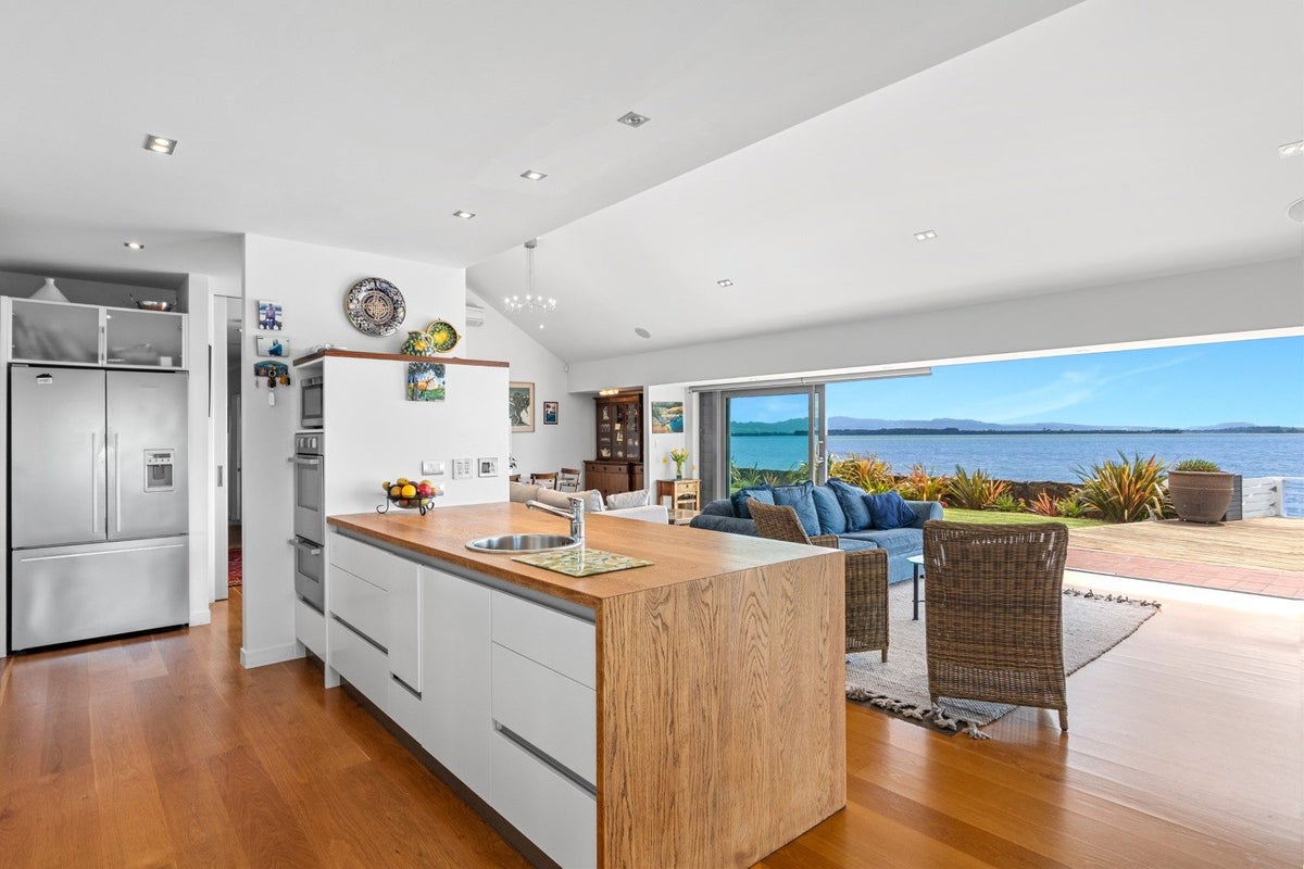 17 Kiriwai Place, Matua, Tauranga - Carousel 2
