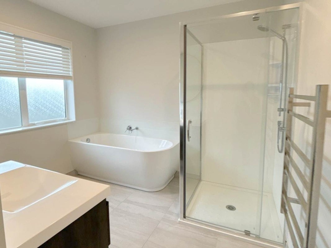 5 George Town Drive, Beachlands, Auckland - Carousel 5