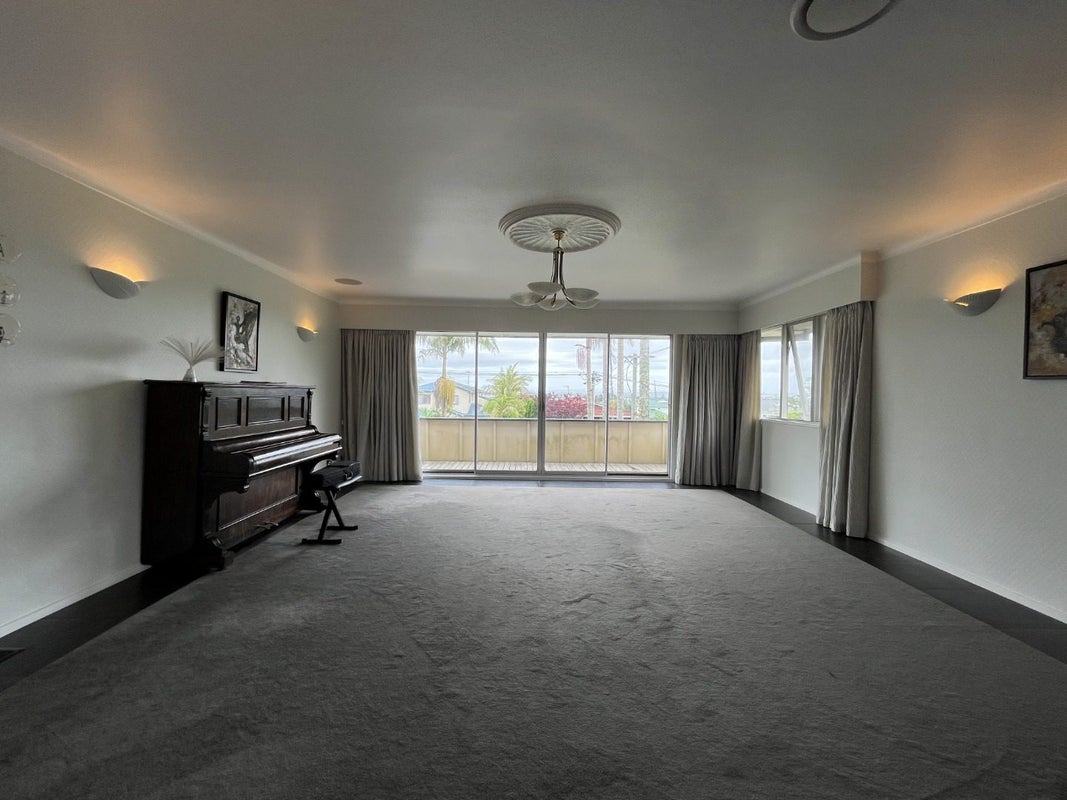 35 St Vincent Avenue, Remuera, Auckland - Carousel 2