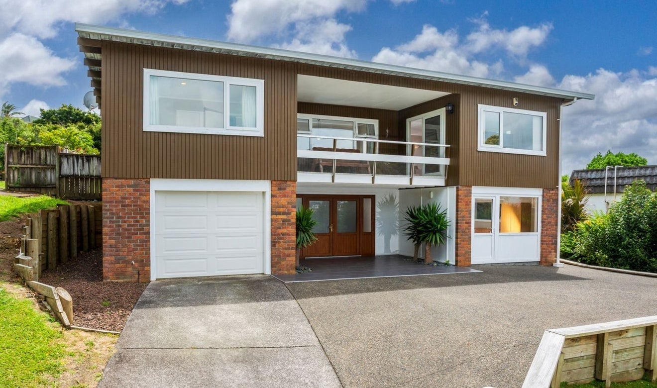 10 Woodcote Drive, Glenfield, Auckland - Carousel 2