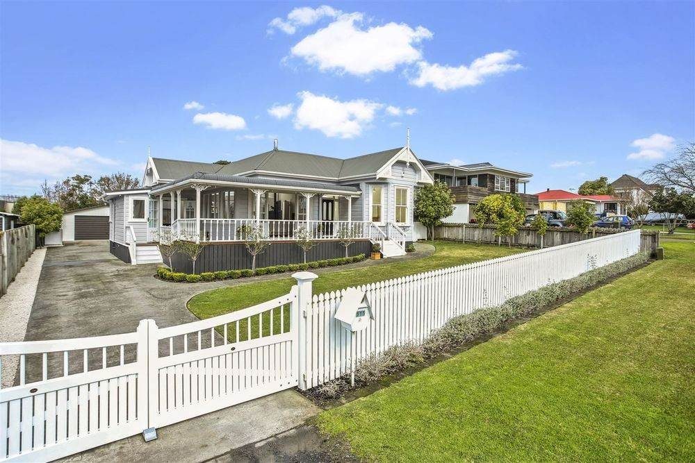 115 First View Avenue, Beachlands, Auckland - Carousel 2