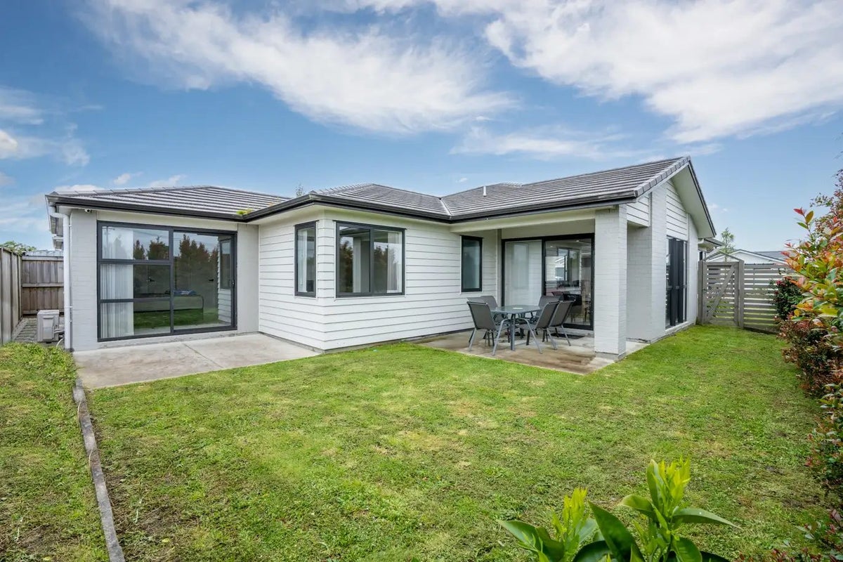 37 Gum Spear Road, Takanini, Auckland - Carousel 11