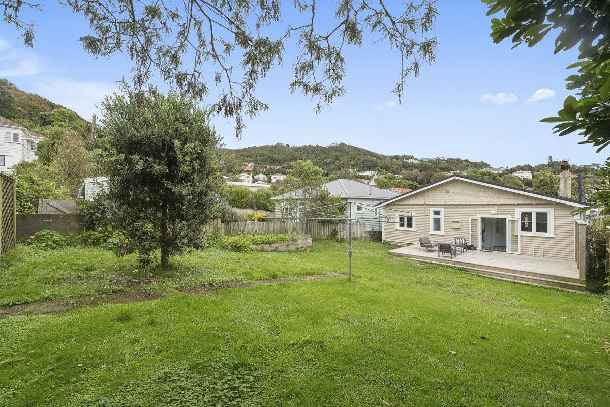21 Burrows Avenue, Karori, Wellington, Wellington - Carousel 2