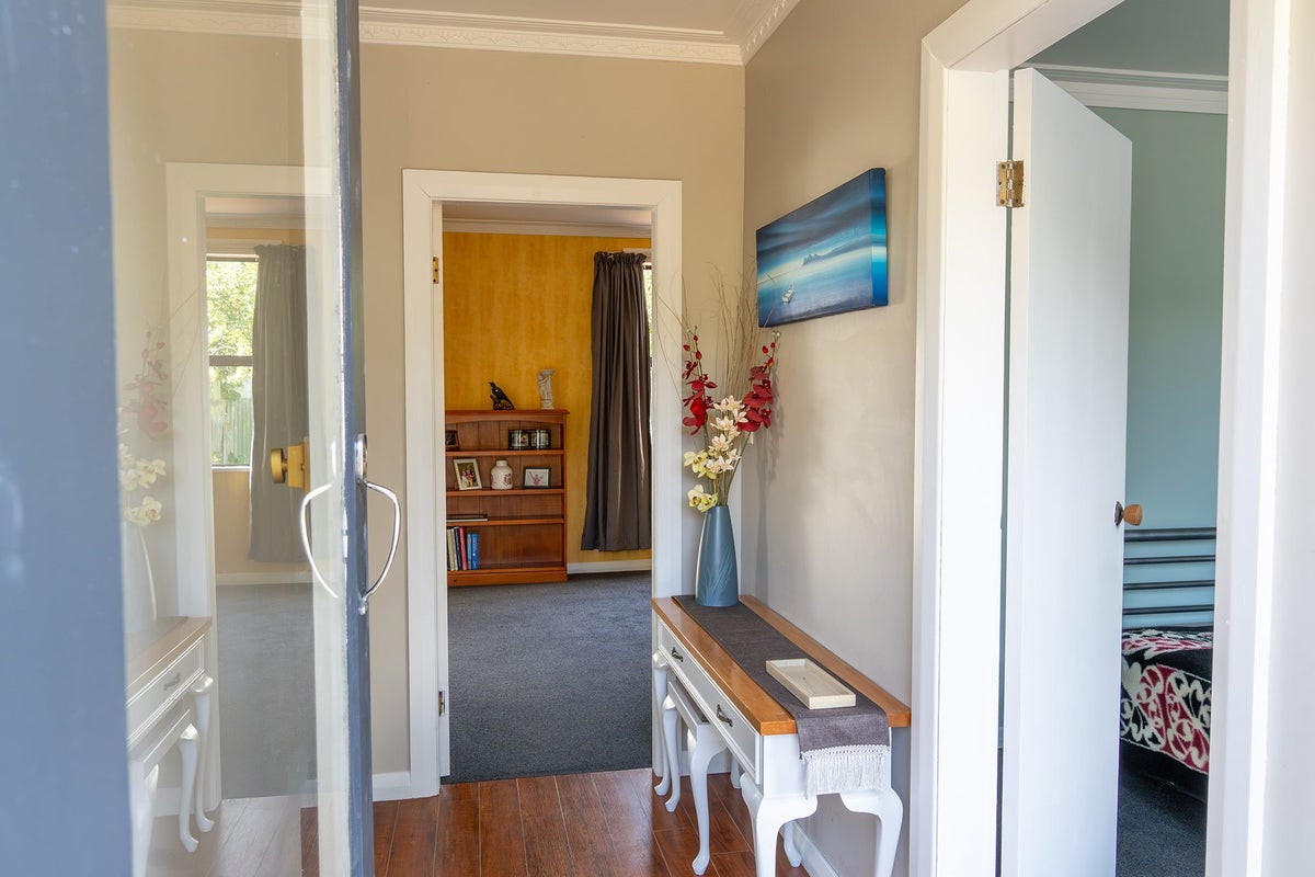 6 Lazar Street, North East Valley, Dunedin - Carousel 2