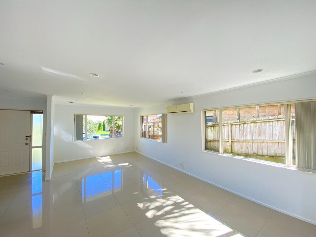 54A Santa Ana Drive, Dannemora, Auckland - Carousel 2
