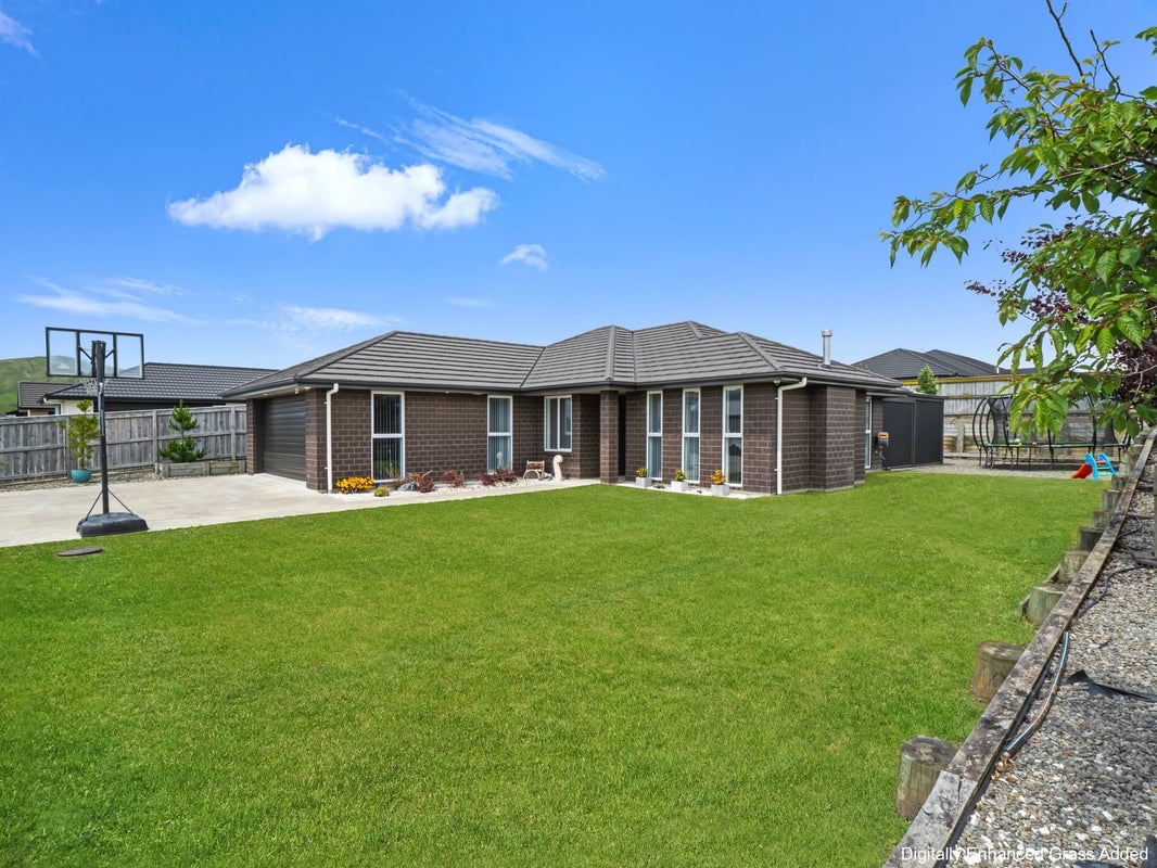 13 Mediterranean Grove, Fitzherbert, Palmerston North - Carousel 2