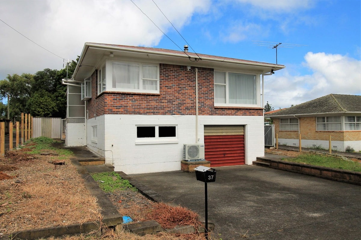 37 Lynmore Drive, Hillpark, Auckland - Carousel 1