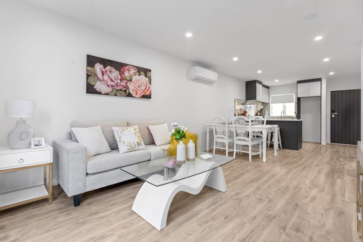 6/39 Wintere Road, Papatoetoe, Auckland - Carousel 1