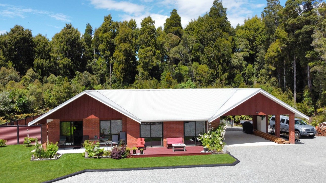 8 Hurren Place East, Kumara Junction, Greymouth - Carousel 1