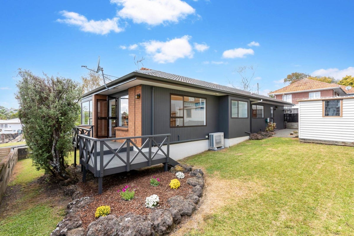 2b Kereru Street, Henderson, Waitakere City, Auckland - Carousel 2