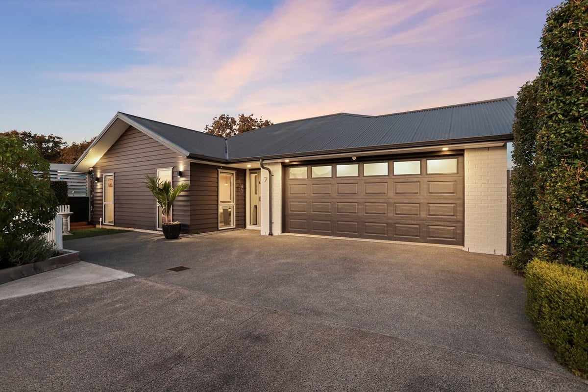 7 Michelia Lane, Helensville - Carousel 1