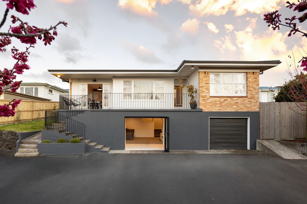 19 Hinton Avenue, Forest Lake, Hamilton - Carousel 1