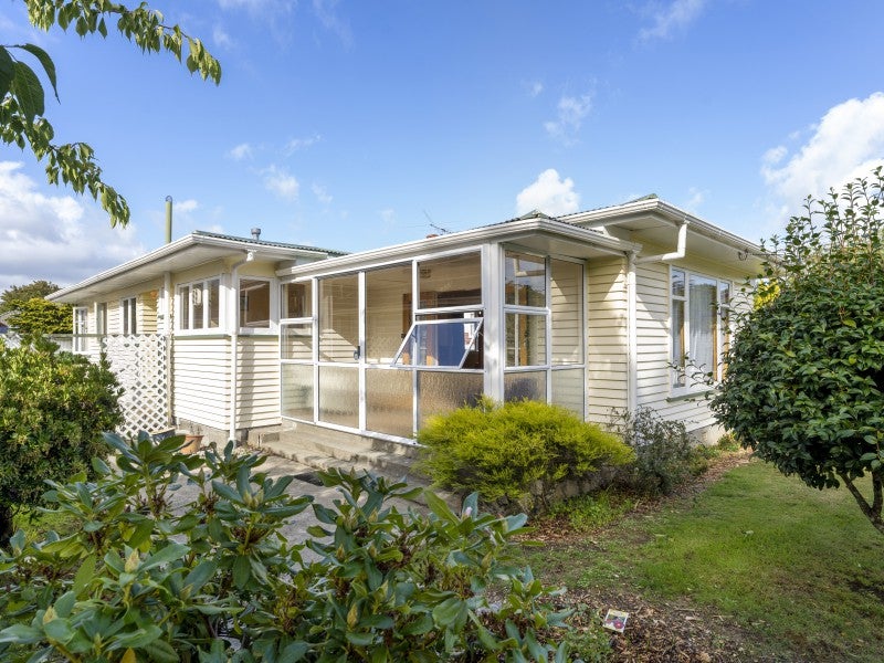 14 Hudson Avenue, Ebdentown, Upper Hutt - Carousel 1