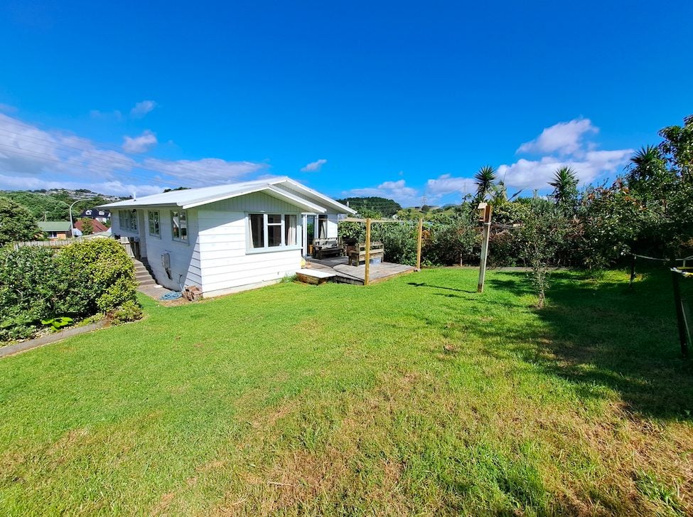 9 Pomare Place, Spotswood, New Plymouth - Carousel 1