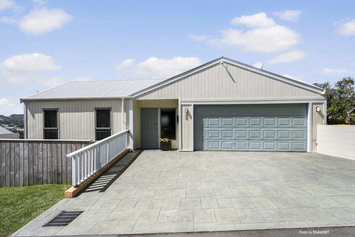 33 Chartwell Drive, Crofton Downs, Wellington - Carousel 1