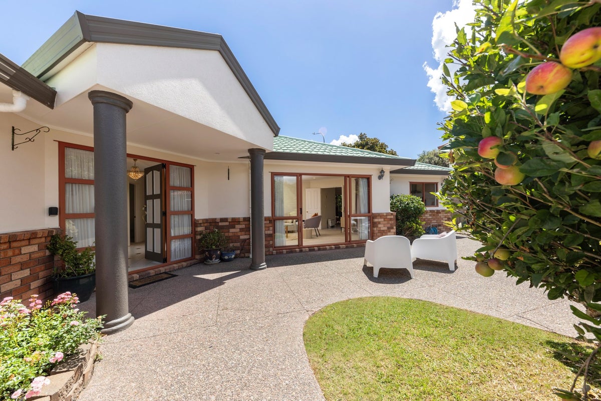 22 Nacton Lane, Avondale, Auckland - Carousel 1