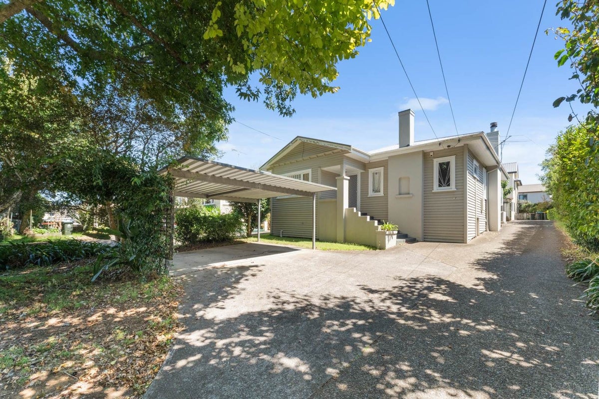 1/93 Pah Road, Epsom, Auckland - Carousel 1